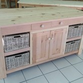 Center Island with Custom Made Baskets - Homewood Bound - Xplorio™ Bredasdorp