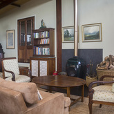 Living Room - Bodhi Khaya Nature Retreat - Xplorio™ Gansbaai