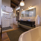 Open Plan En-Suite - Bodhi Khaya Nature Retreat - Xplorio™ Gansbaai
