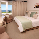 Bayview Apartment 104 - Hermanus Luxury Holiday Homes - Xplorio™ Hermanus