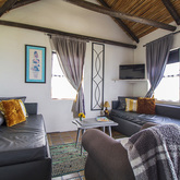 Open Living Room - Agulhas Heights Self-catering Cottages - Xplorio™ Agulhas