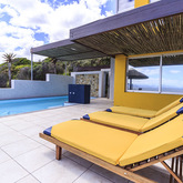 Swimming Pool - Crayfish Lodge Sea & Country Guest House - Xplorio™ Gansbaai