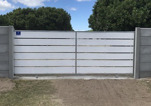 Vibracrete Fence and Gate Installation