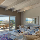 Villa 1 Lounge - Stanford's Cove Villa - Xplorio™ Gansbaai