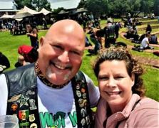 Hulle “hardloop” elke jaar met speelgoed om kinderharte bly te maak