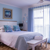 Bedroom - Rooftops Guest House Accommodation - Xplorio™ Bredasdorp