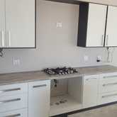 Classic Shaker Kitchen - Overstrand Kaste - Xplorio™ Kleinmond