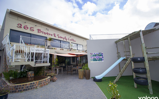 pringle_bay_restaurants_365_bistro_outside_view_1538481776_1644560664
