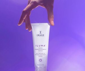 IMAGE ILUMA Intense Brightening Exfoliating Cleanser