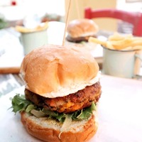 Burger - The Oak and Vigne Cafe - Xplorio™ Greyton