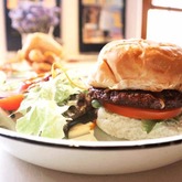 Burger - The Oak and Vigne Cafe - Xplorio™ Greyton