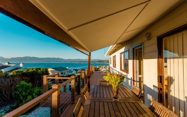 self_catering_gansbaai_guppy_huys_exterior_1618212802_1649322727