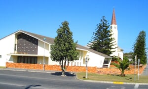 "Ek glo aan die Kerk. . . "?