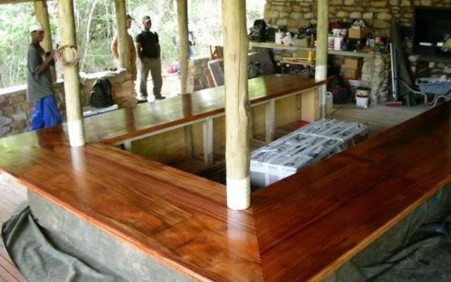 Wooden_Bar_Counter_1650968288