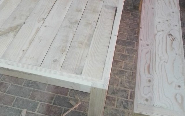 Rough finished pallet table