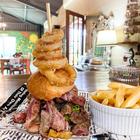 Burger and Onion Rings - Café Stanford - Xplorio™ Stanford