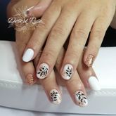 White nails - Desert Rose - Beauty Studio - Xplorio™ Villiersdorp