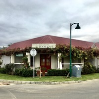 Exterior - Egret & the Owl Book Café - Xplorio™ Stanford