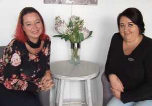 Tyd om te groet + tyd om te verwelkom