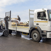 Loading Trucks - HPM Bouhandelaars (Edms. Bpk) - Xplorio™ Struisbaai