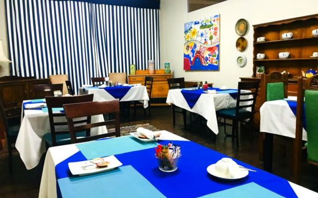 Breakfast table - Athenian Villa -  Xplorio™ Caledon