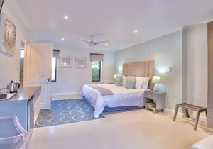 Room 3 (Luxury Suite)