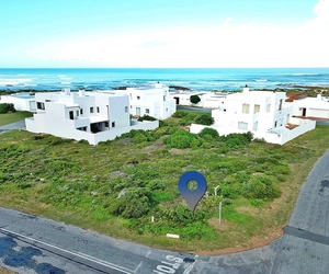 R1,950,000 | 334m² Vacant Land For Sale in Struisbaai