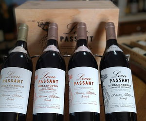 In Stock: Leeu Passant