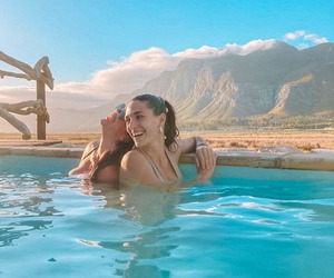 WIN 2 Days at Mosaic Lagoon Lodge with 3 Friends!