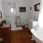 Bathroom - The Pink Lady - Xplorio™ Caledon