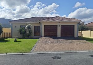 R12,500: 3 Bedroom House to Rent in Sandbaai