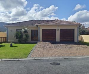 R12,500: 3 Bedroom House to Rent in Sandbaai