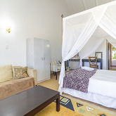 Room Two Pool Access - Fijnbos Manor - Xplorio™ Betty's Bay