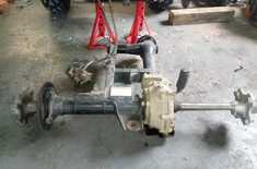 Removing_rear_diff_and_swing_arm_to_pull_out_shaft_for_repair_1_1662979271