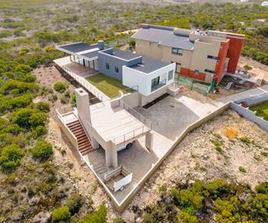 R4,500,000 | 3 Bedroom House For Sale in Struisbaai