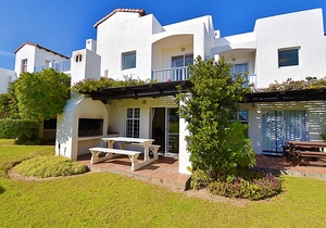 R1,980,000 | 2 Bedroom Apartment For Sale in Struisbaai