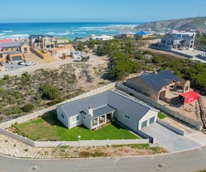 R3,499,000 | 3 Bedroom House For Sale in Struisbaai