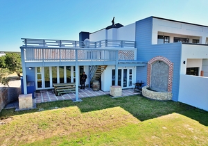 R4,999,000 | 3 Bedroom House For Sale in Struisbaai