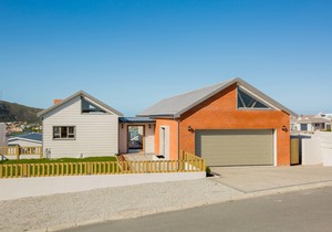 R3,895,000 | 3 Bedroom House For Sale in Agulhas