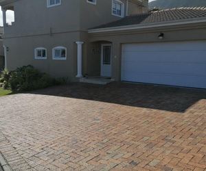 R22,000 | 3 Bedroom House to Rent in Onrus