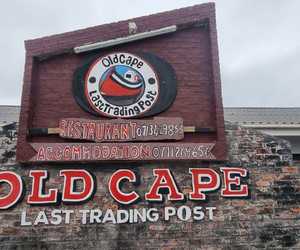 Open from 09:00 to 20:00 on Weekdays